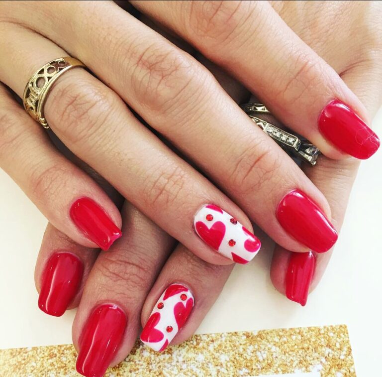 24 Pcs Valentines Press on Nails